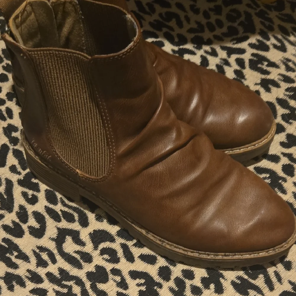 Very Stylish And Cute Blowfish Brown Leather Ankle Boots - Picture 1 of 3